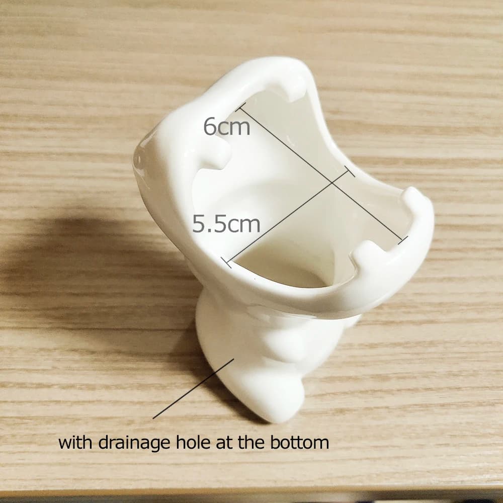 Biała ceramiczna Hippo  doniczka dekoracyjna